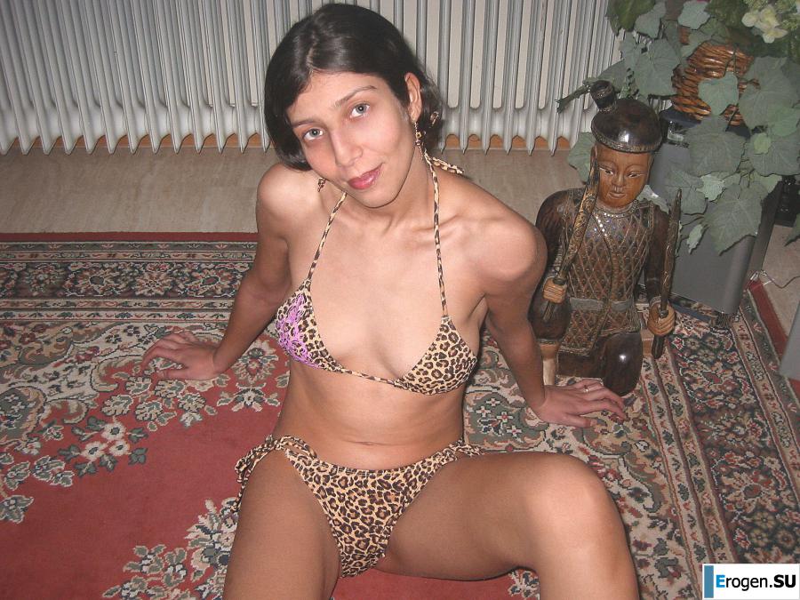 Modestly posing. Photo 8