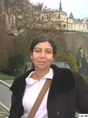 Modestly posing. Thumb 37