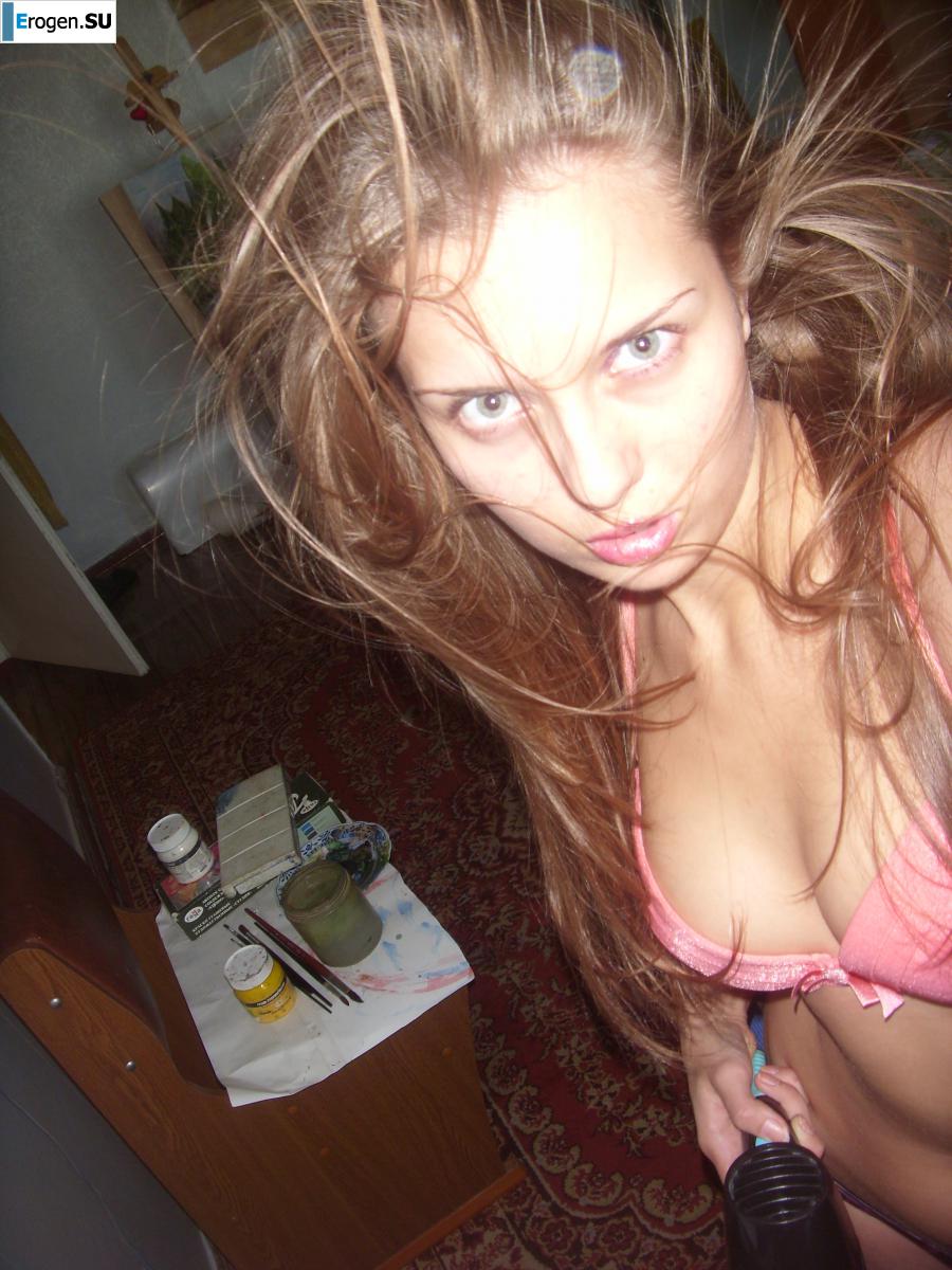 Selfies of a young artist. Photo 18