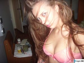 Селфи молодой художницы. Эскиз 17