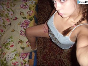 Селфи молодой художницы. Эскиз 34