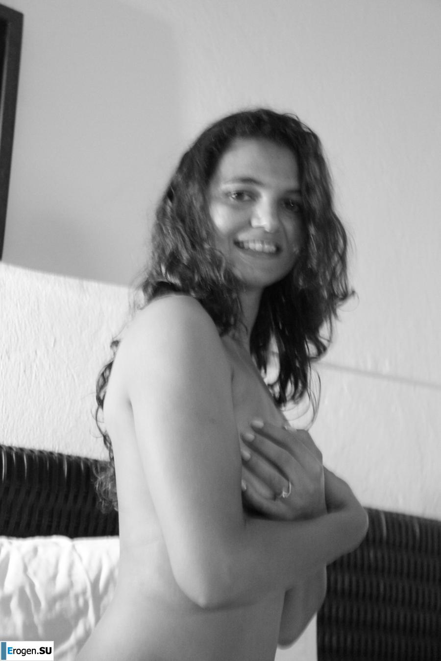 Album of the slender Italian. Photo 34