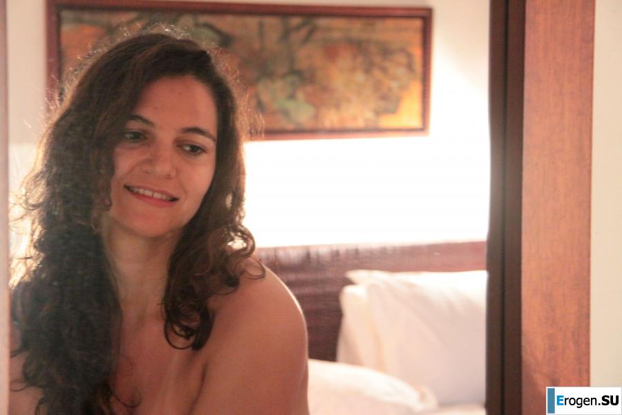 Album of the slender Italian. Photo 43