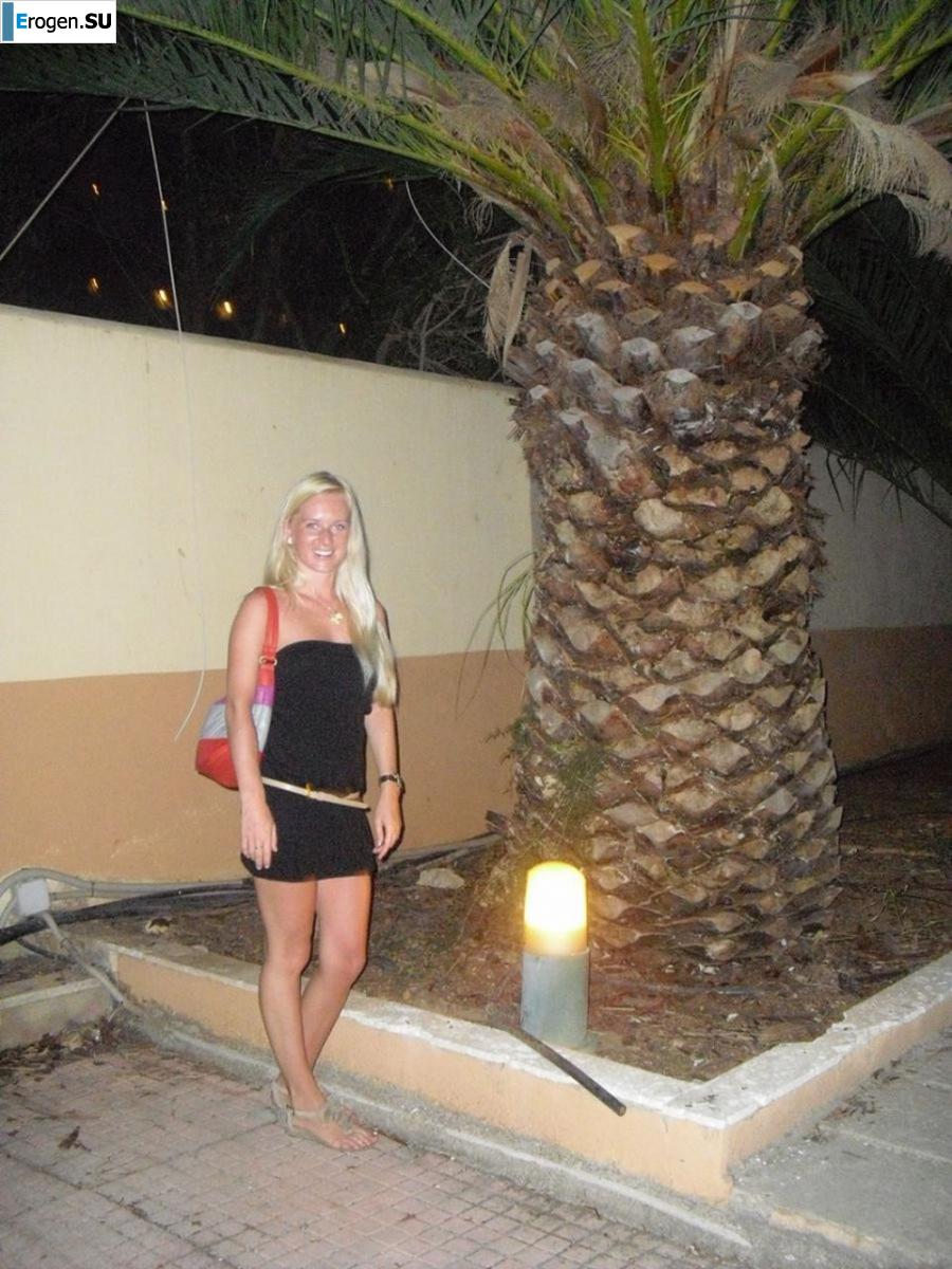 We]'re fooling around at the resort. Photo 10