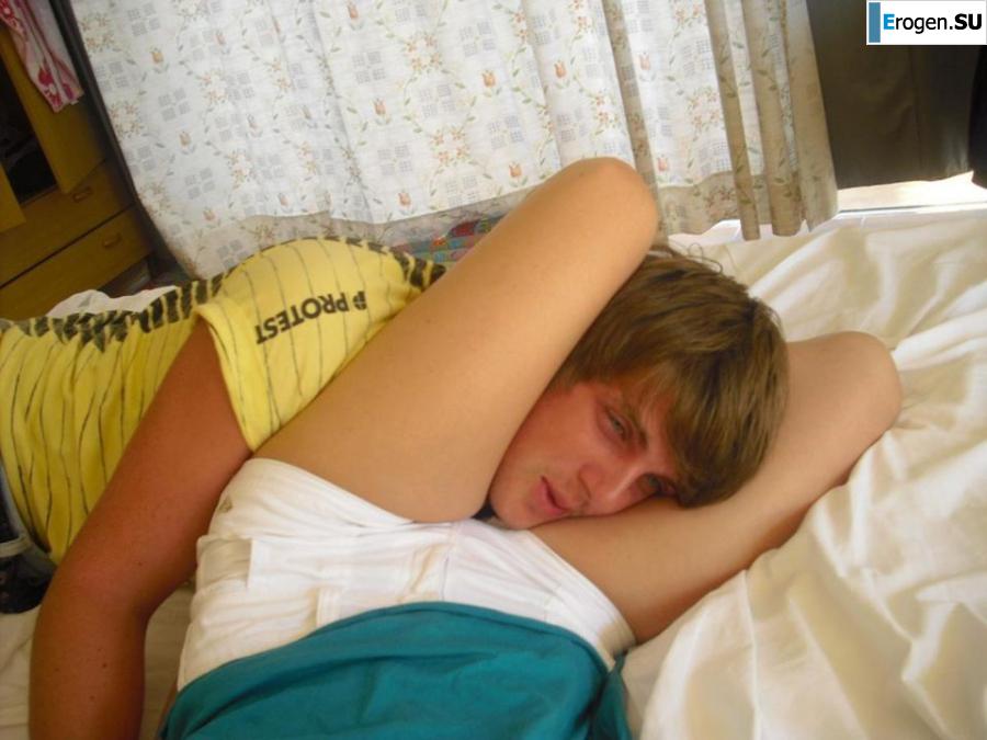 We]'re fooling around at the resort. Photo 14