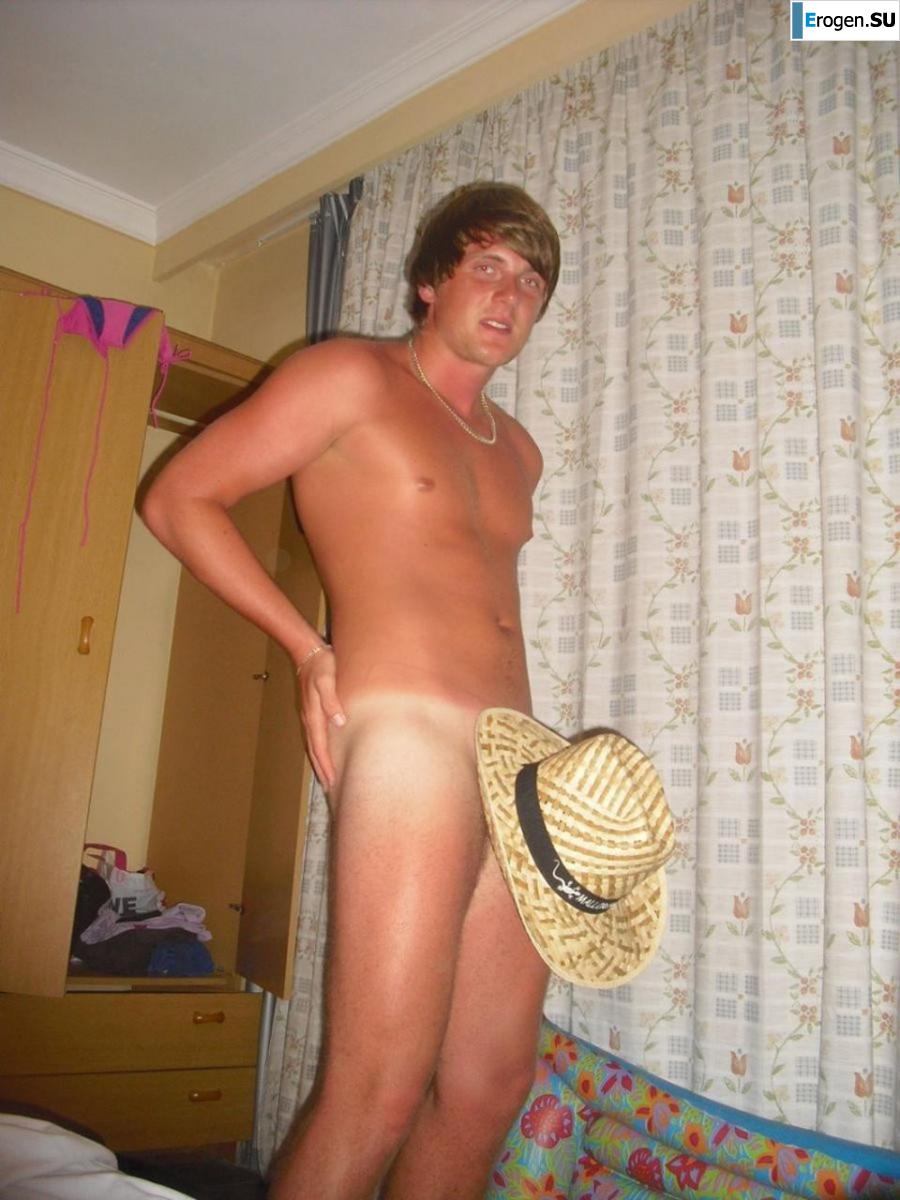 We]'re fooling around at the resort. Photo 23