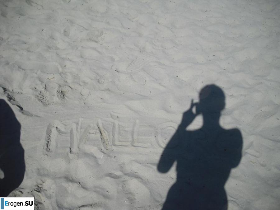 We]'re fooling around at the resort. Photo 32