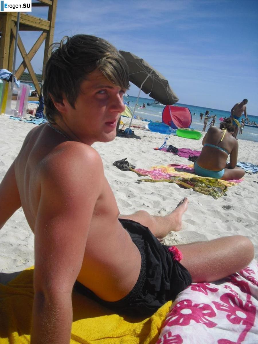 We]'re fooling around at the resort. Photo 36