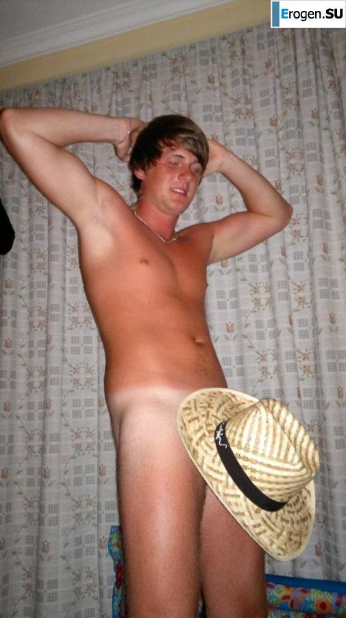 We]'re fooling around at the resort. Photo 4