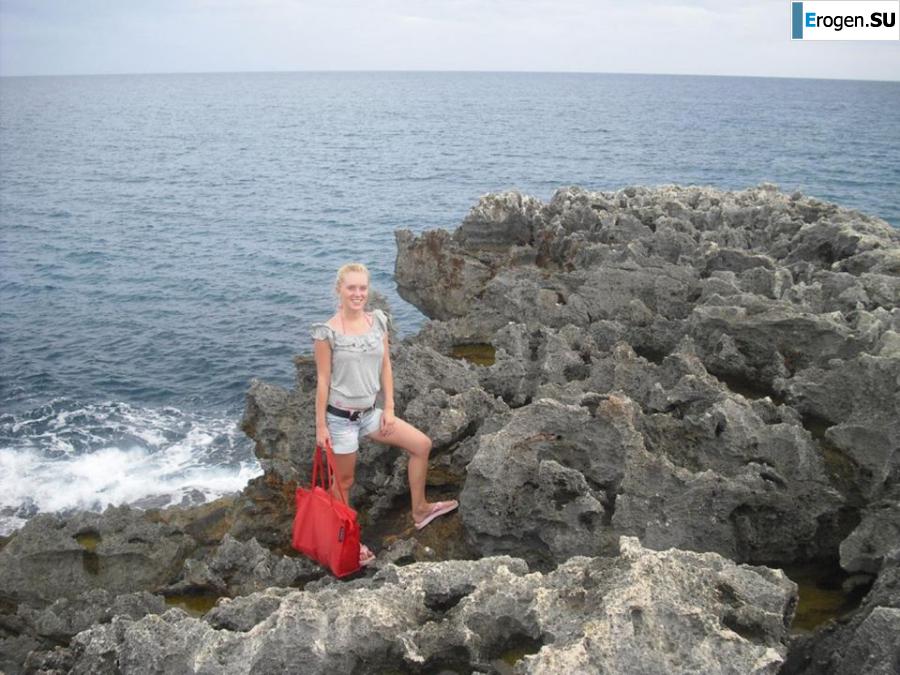 We]'re fooling around at the resort. Photo 59