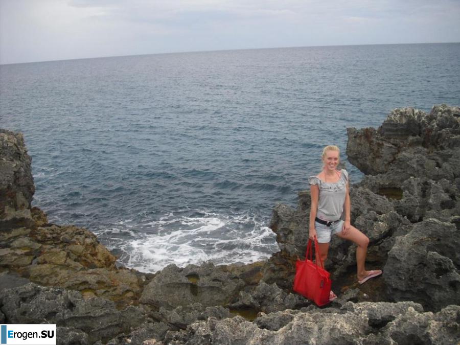 We]'re fooling around at the resort. Photo 60