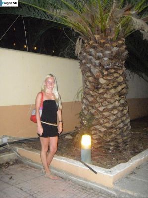 We]'re fooling around at the resort. Thumb 10