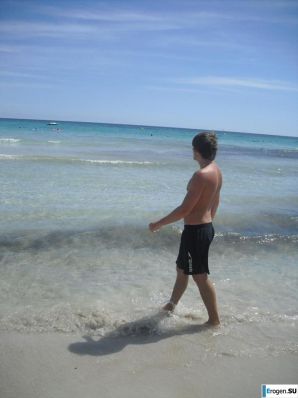 We]'re fooling around at the resort. Thumb 37