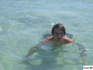 We]'re fooling around at the resort. Thumb 40