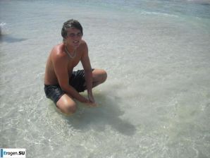 We]'re fooling around at the resort. Thumb 48