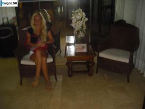 We]'re fooling around at the resort. Thumb 49