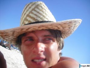 We]'re fooling around at the resort. Thumb 58