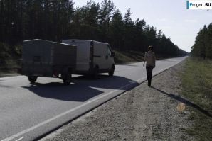 On the highway. Thumb 23