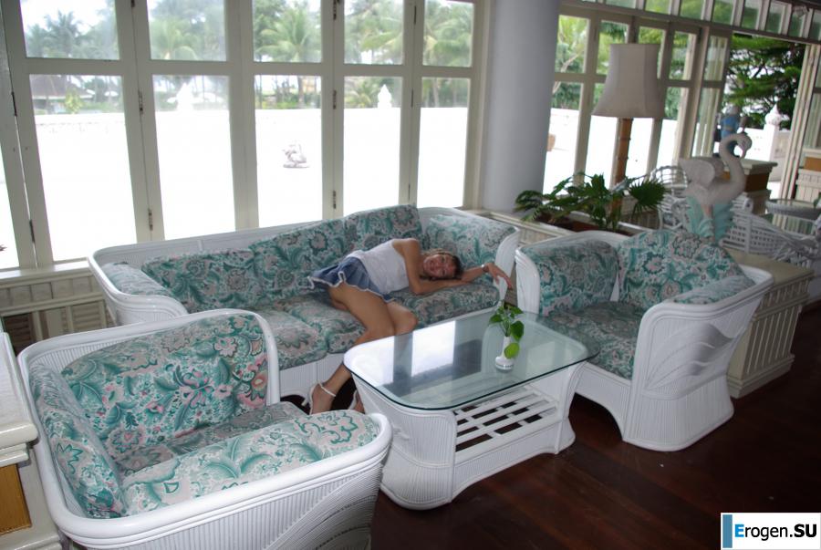 Блондиночка в разные годы. Фото 3