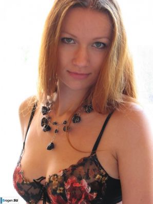 Natalya with small breasts. Thumb 5