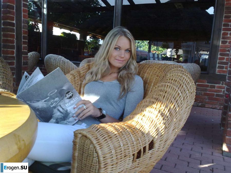 18 years old . Photo 36