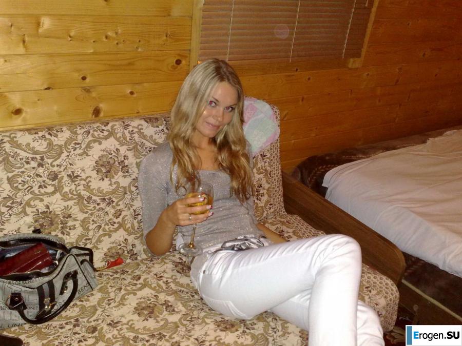 18 years old . Photo 48