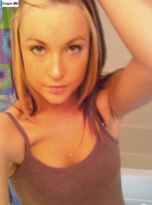 naked brunette. Thumb 53