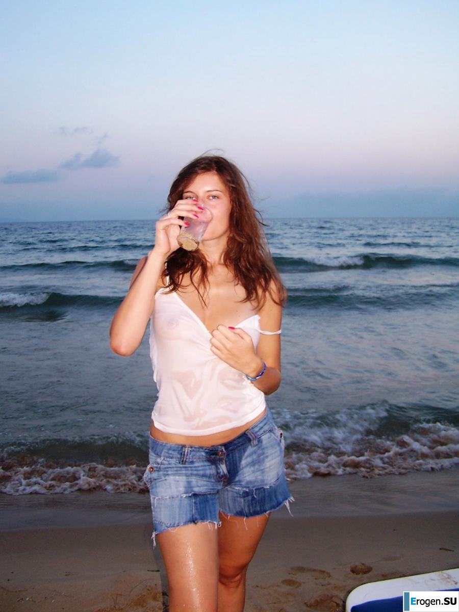 Resort strip. Photo 28