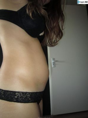 naked pregnant girl. Thumb 8