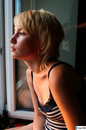 naked girls in various poses. Thumb 10