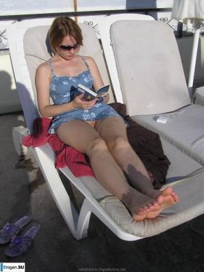 naked girls in various poses. Thumb 13