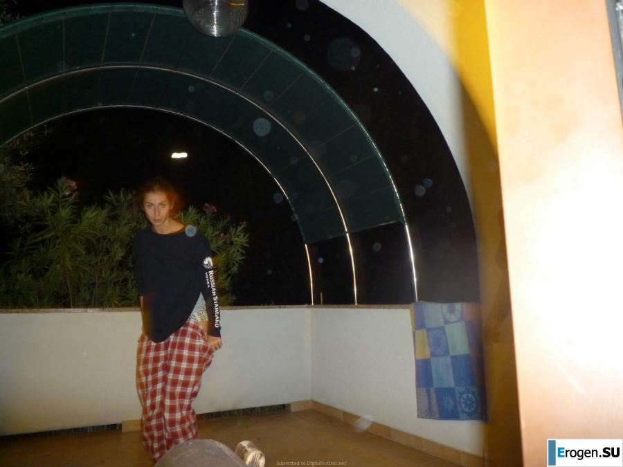 naked girls on the beach. Photo 23