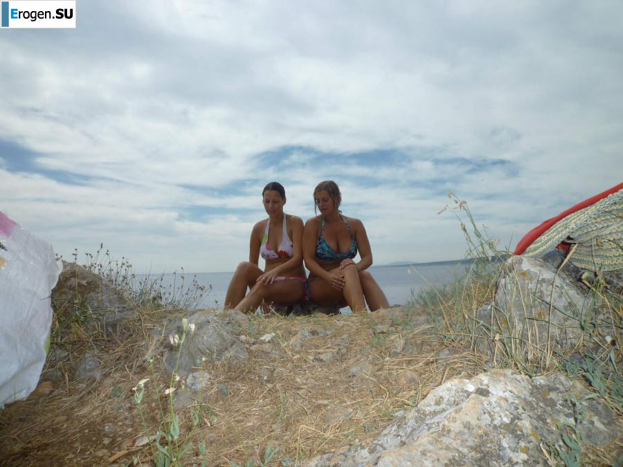 naked girls on the beach. Photo 31