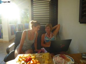 naked girls on the beach. Thumb 14