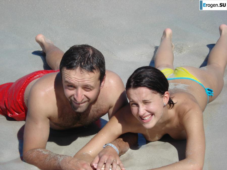 отдыхает голая на пляже. Фото 14