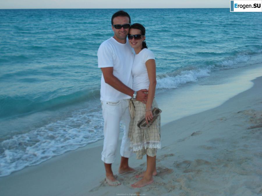 отдыхает голая на пляже. Фото 18