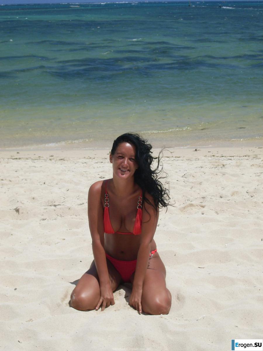 striptease on the beach. Photo 25