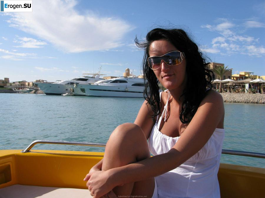 striptease on the beach. Photo 35