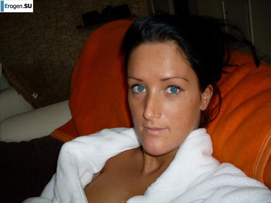 striptease on the beach. Photo 4