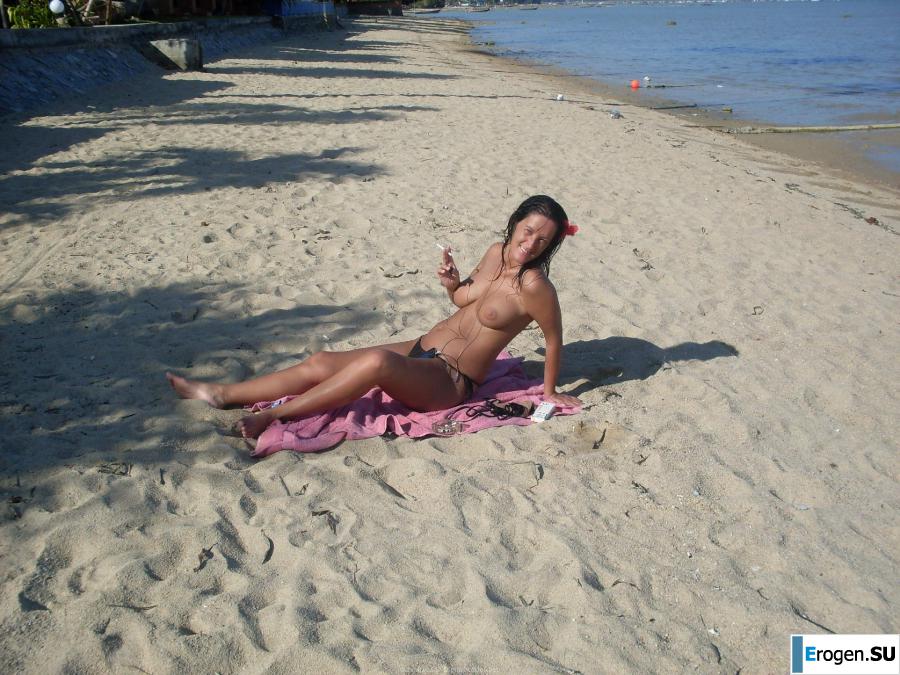 striptease on the beach. Photo 8