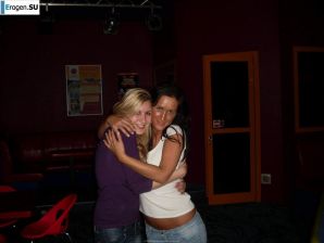 striptease on the beach. Thumb 12