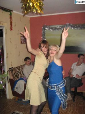 hut students party. Thumb 20