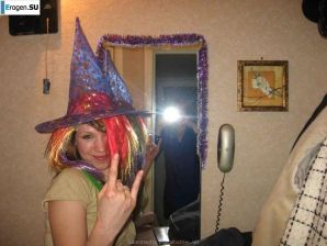 hut students party. Thumb 22