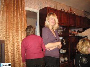 hut students party. Thumb 5