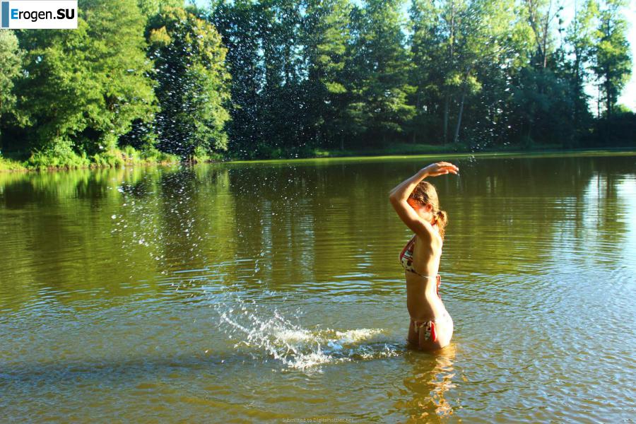 naked girls on the lake. Photo 27