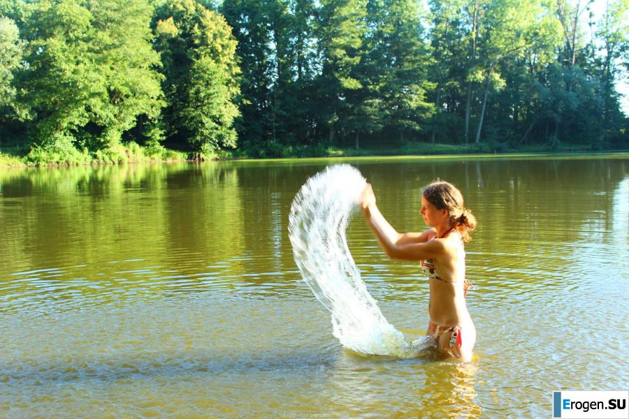 naked girls on the lake. Photo 34