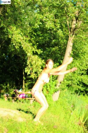 голые девушки на озере. Эскиз 10