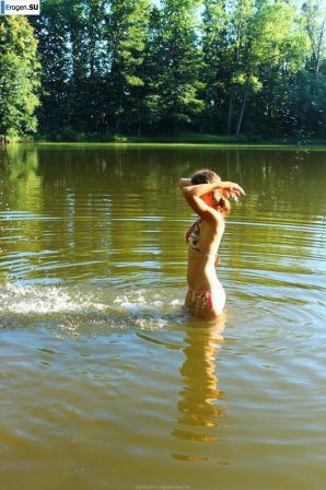 голые девушки на озере. Эскиз 18