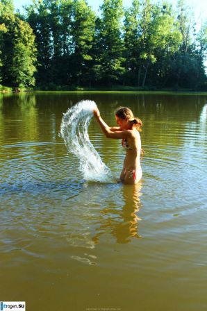 голые девушки на озере. Эскиз 19