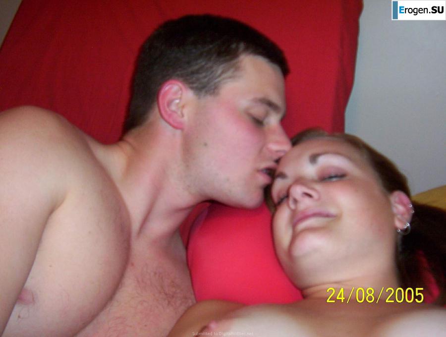 girl on the bed for a guy. Photo 12